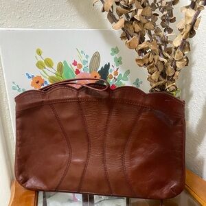 Vintage Contessa Oversized Scalloped Leather Clutch/Wristlet